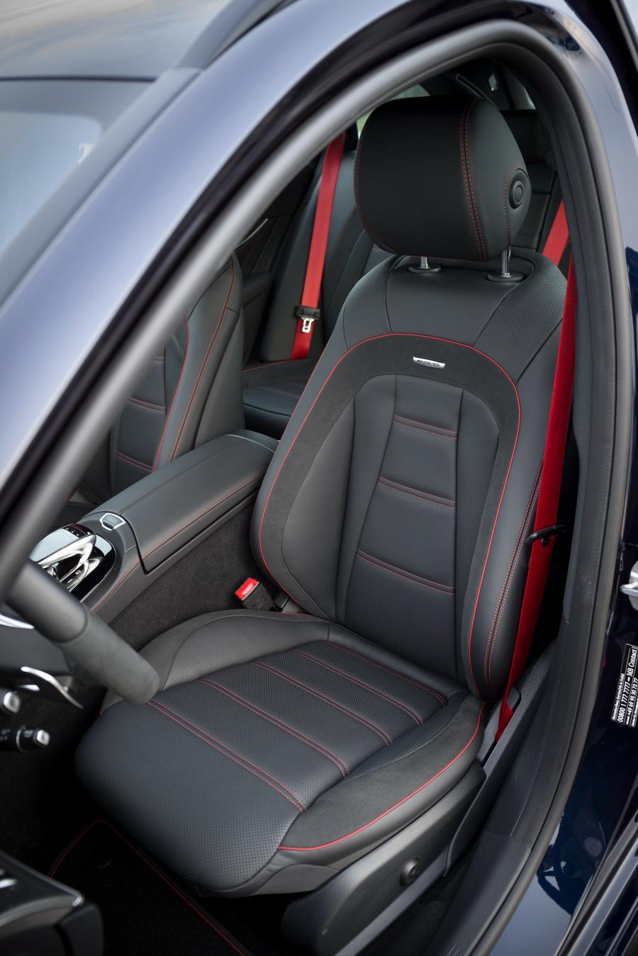 Интерьер Mercedes-AMG E43 4Matic Estate 2016 года  (фото 9 из 28)